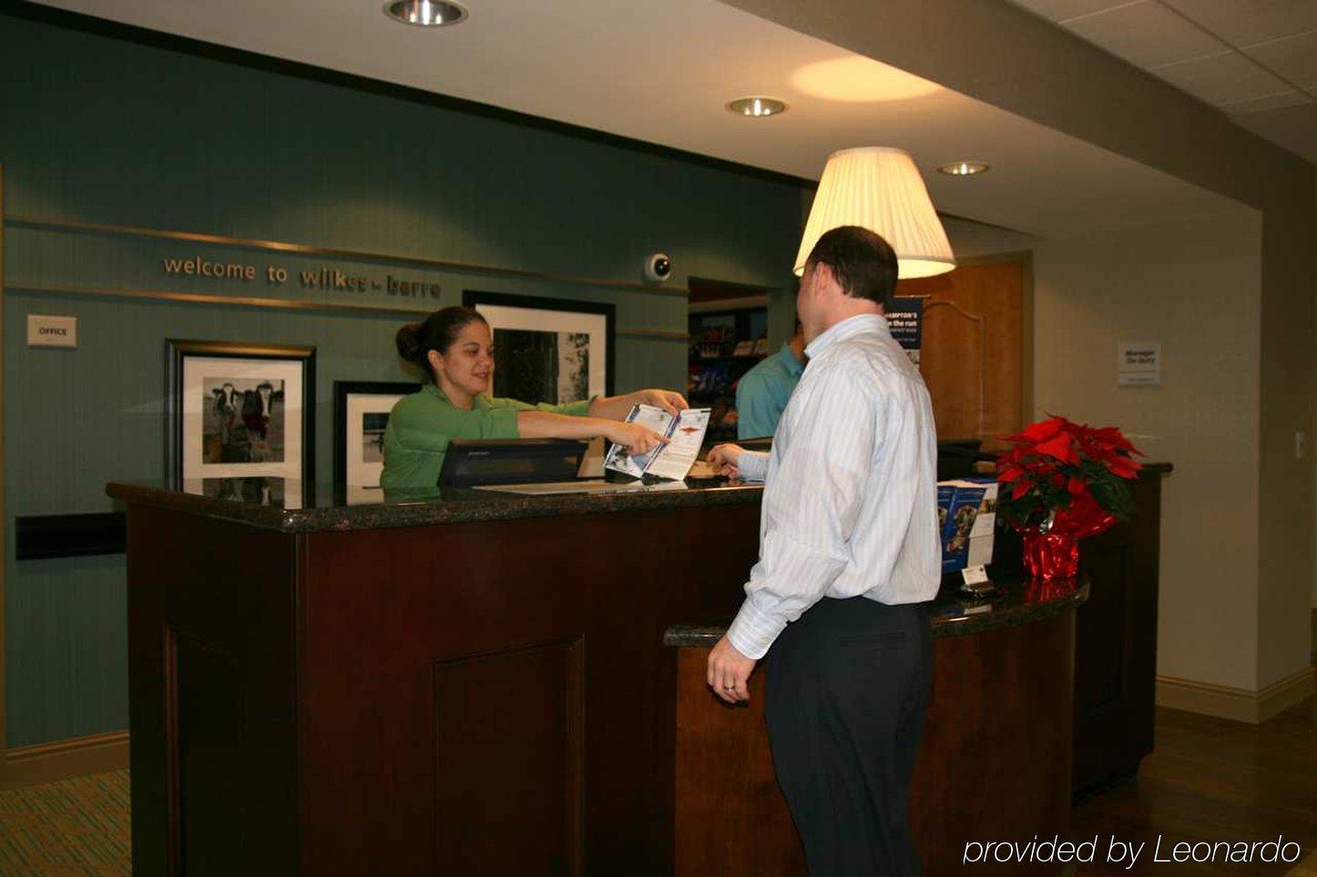 Hampton Inn & Suites Wilkes-Barre Interior foto